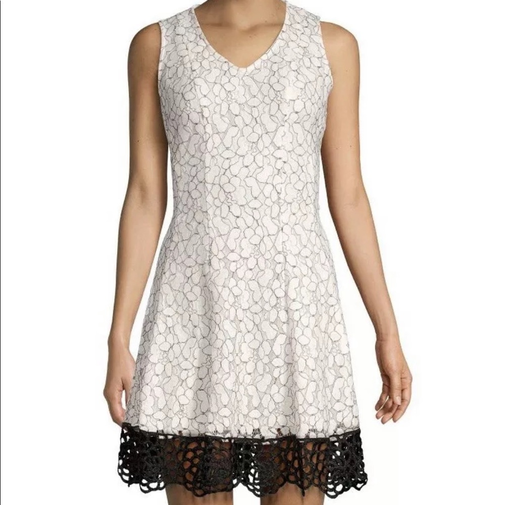 Donna Ricco Floral Fit ‘n flare dress Size small